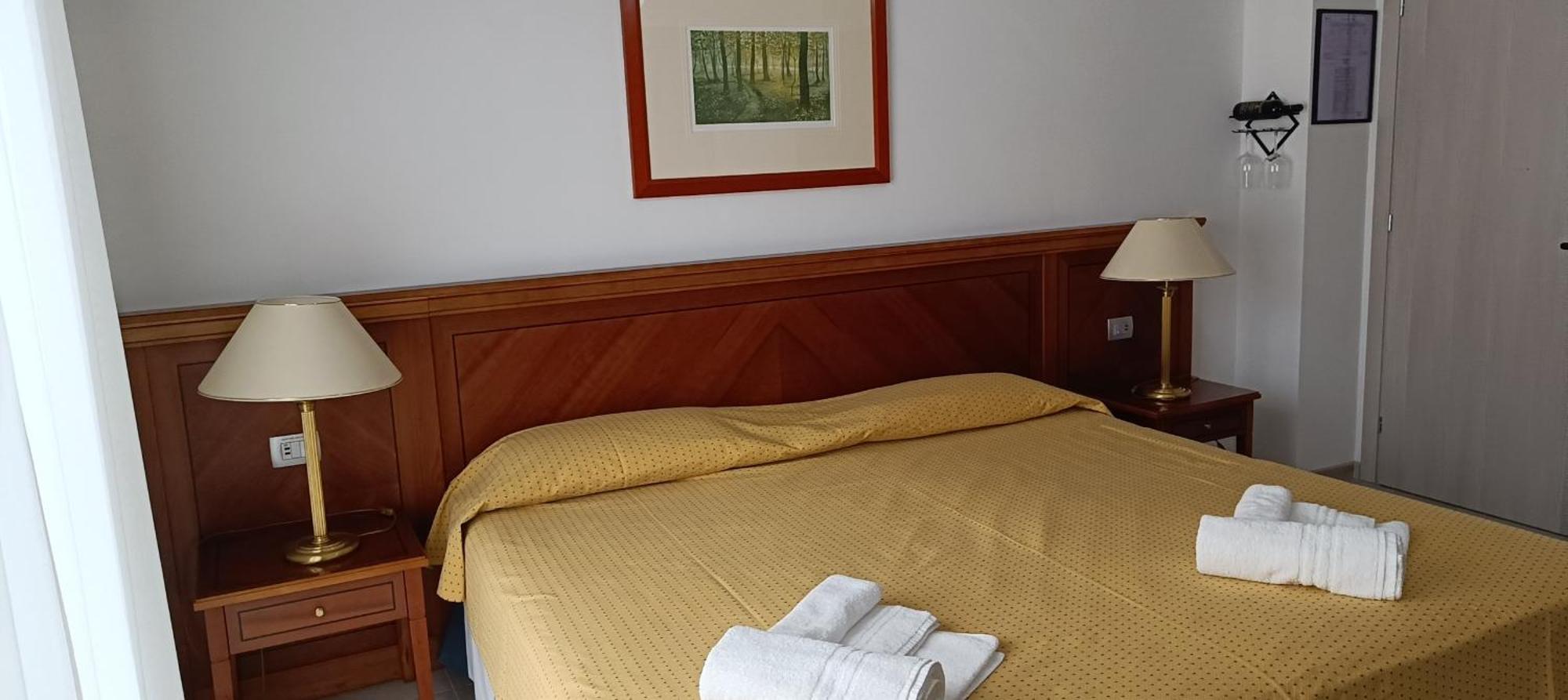 Villa Mariana Bed And Breakfast Saluzzo Luaran gambar