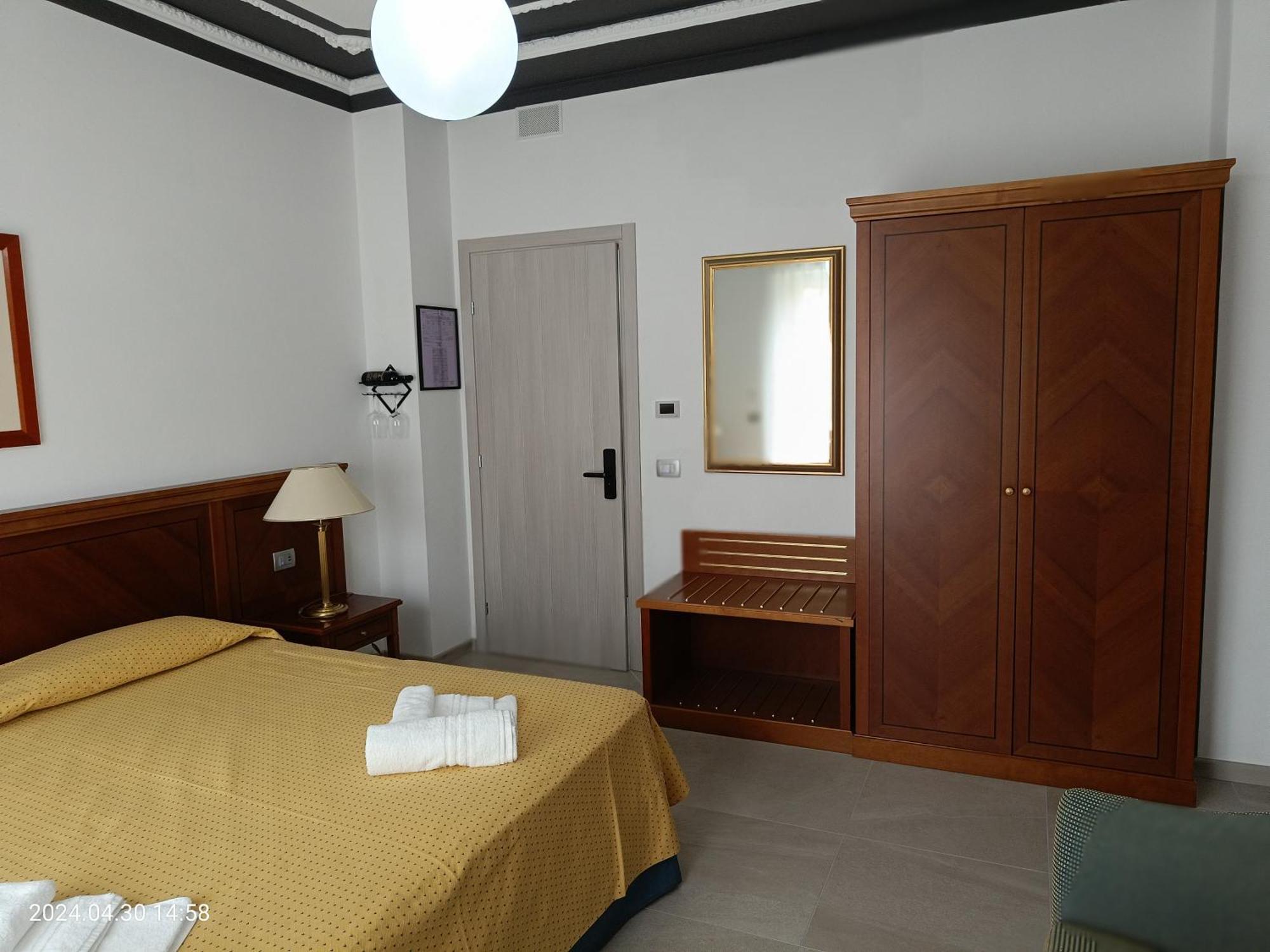 Villa Mariana Bed And Breakfast Saluzzo Luaran gambar