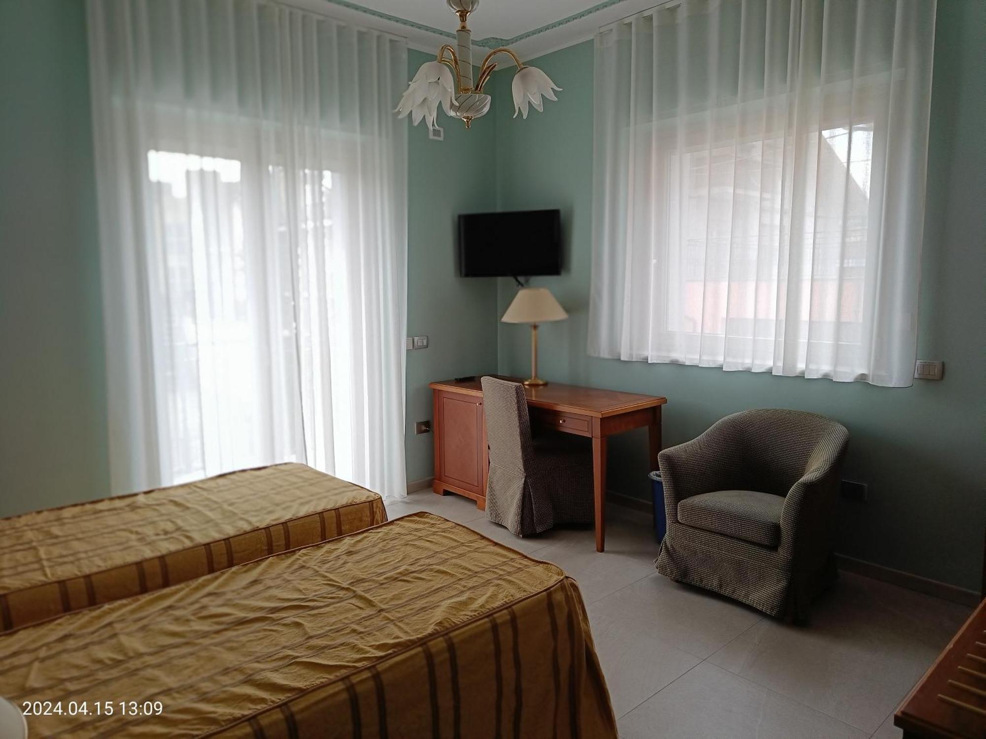 Villa Mariana Bed And Breakfast Saluzzo Luaran gambar